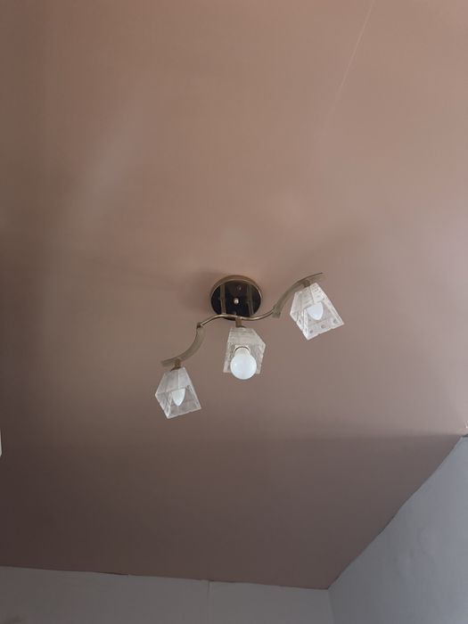 Продаются люстры