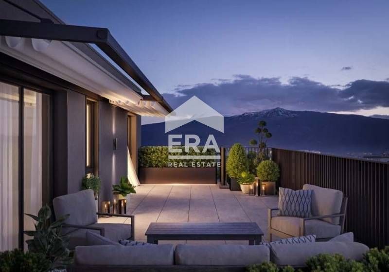 Четиристаен апартамент за продажба в луксозна бутикова сграда, Център,