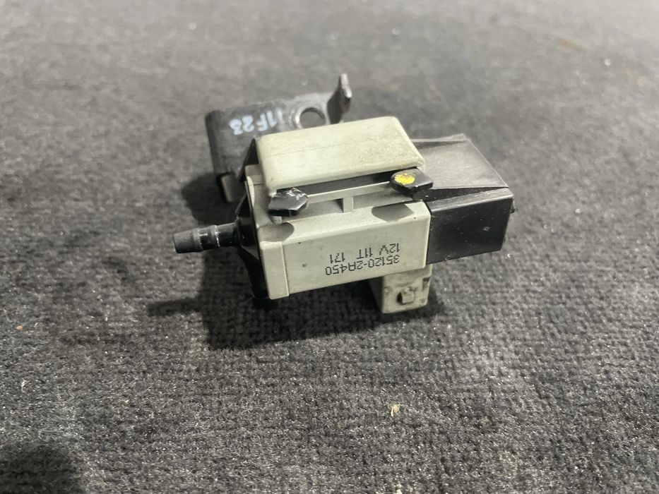 Valva vacuum Hyundai Santa Fe 2011 cod 351202A450