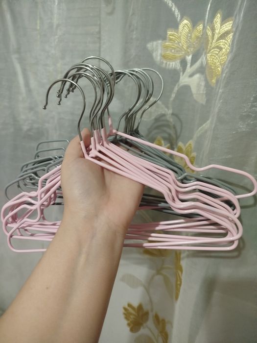 Вешалки железные детские