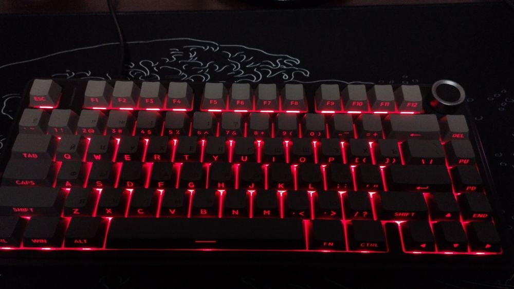 Продам клавиатуру Aula F75