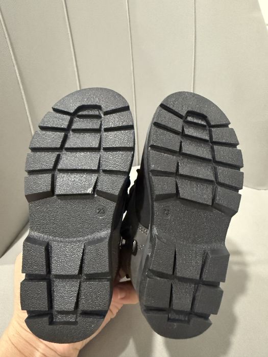 Детские ботинки размер 23