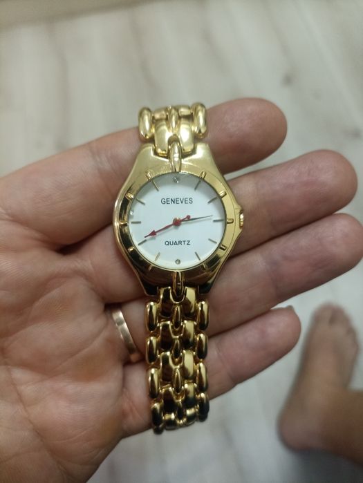 Часы кварцевые б/у