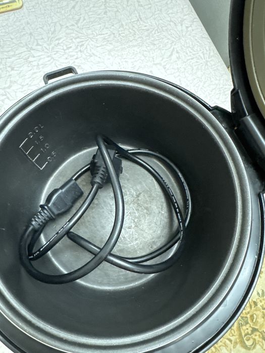 Мультиварка Redmond