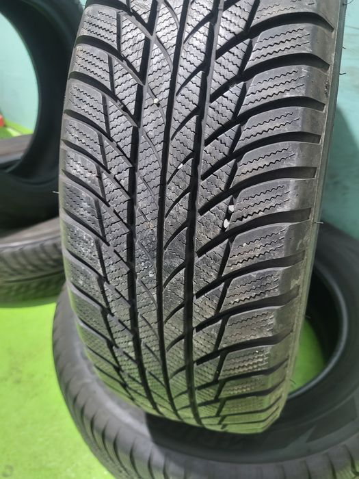 2 бр зимни 215/65/17 Bridgestone