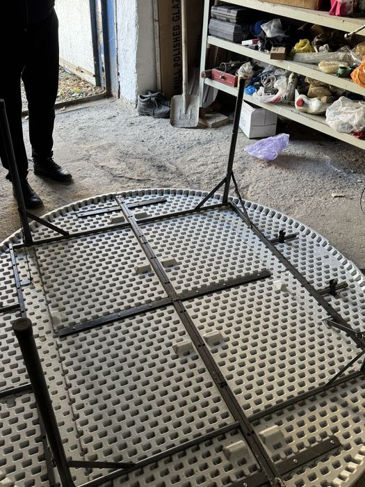 Продаем стол круглый