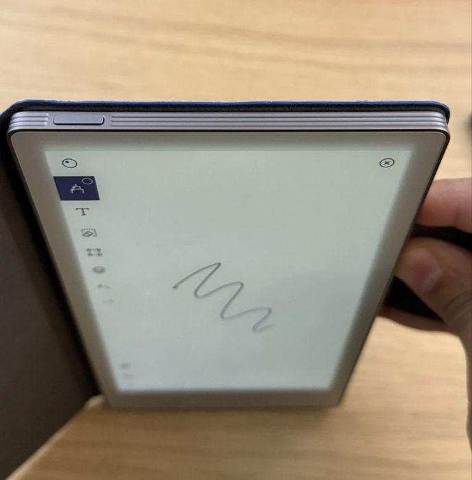 reMarkable Paper Pro Move (цветной 7.3”, 2025) + Marker Plus