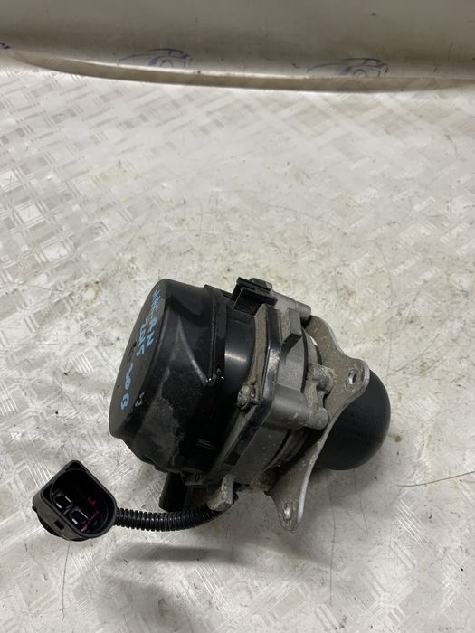 pompa aer secundara porsche macan 3.0 benzina 2015