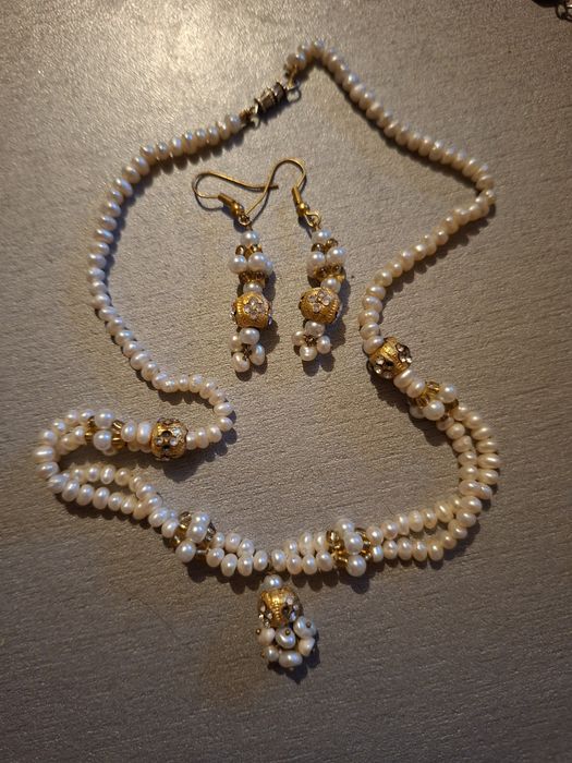 Перлени   колиета