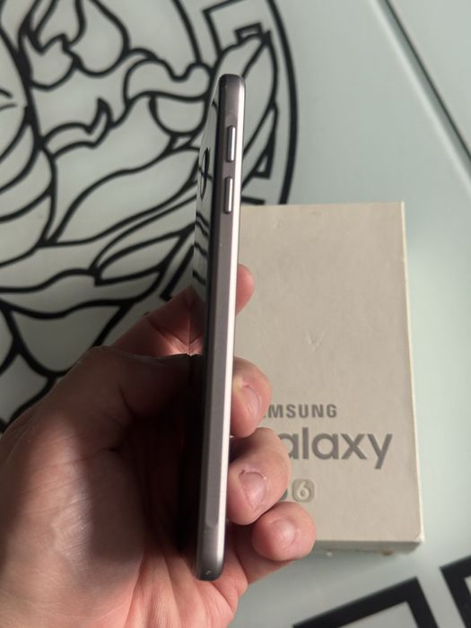 Продам Samsung A3 в идеальном состояний