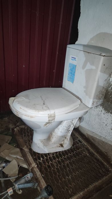 Продается унитаз