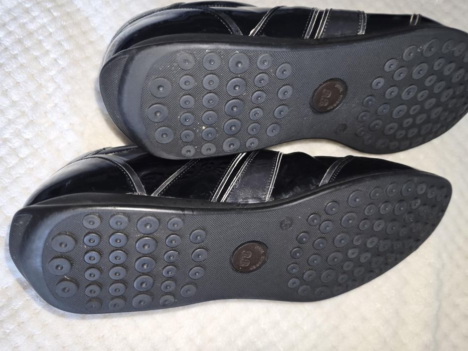 Мъжки обувки черен лак