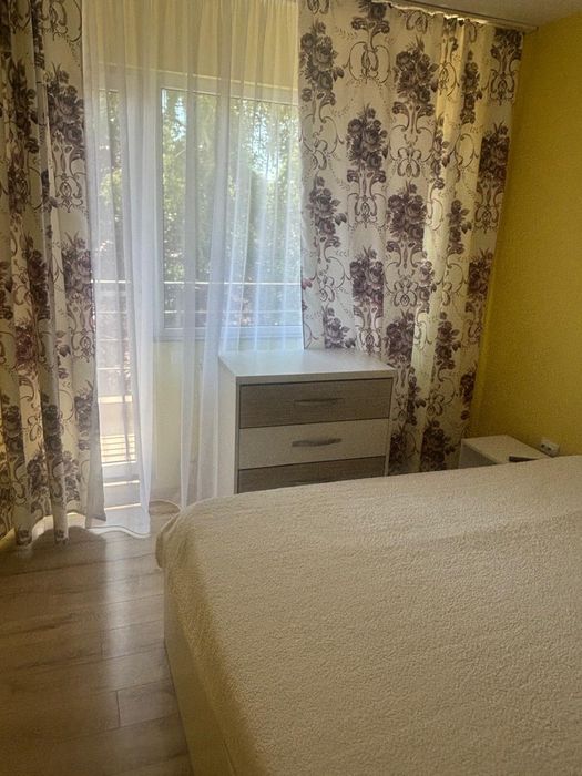 Inchiriez apartament 2 camere, Tomis plus, mobilat si dotat complet, parcare proprietate personala.