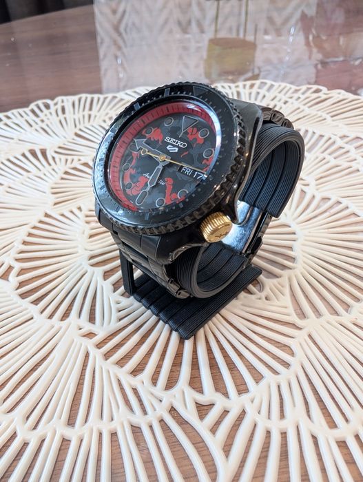 Seiko 5 One Piece Luffy SRPH73K1