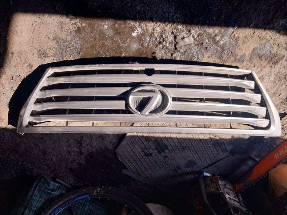 Оригинал решётка от лексус 570