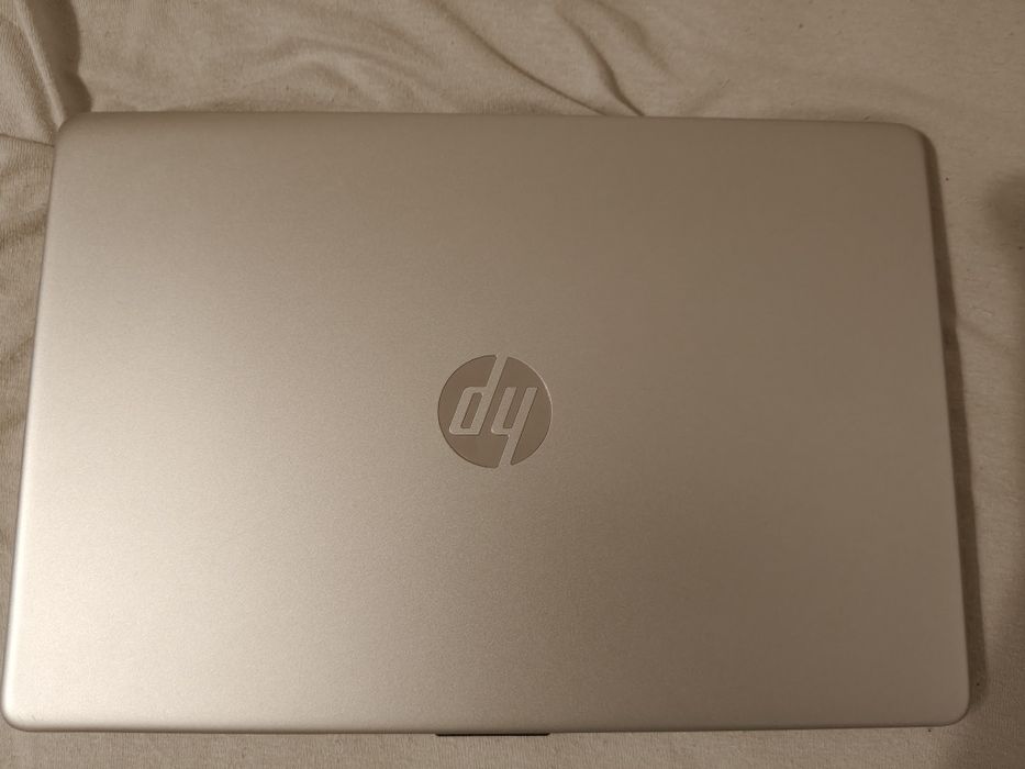 Laptop HP 15s, 8GB RAM, 512 SSD, Ryzen 3 5300