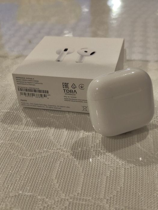 Air Pods 4 оригинал без торгов