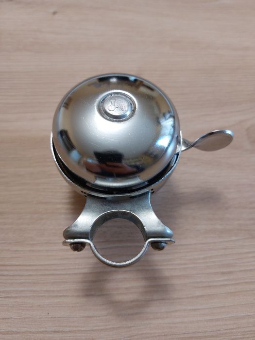 Стар хромиран звънец за колело