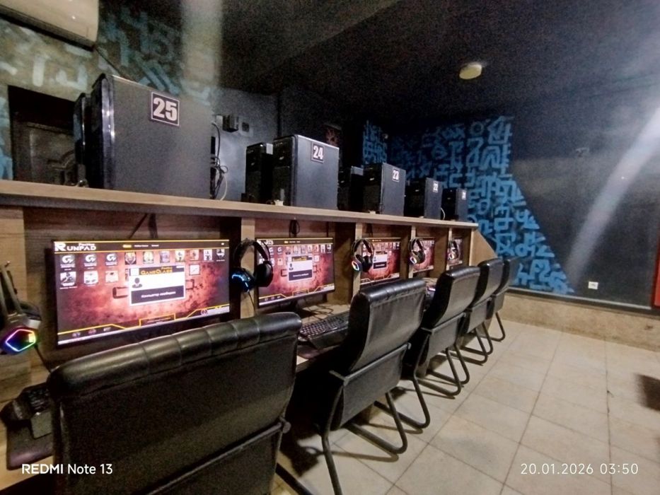 Игравой компютерлар 30 дона идеал холати мебел ва стул кушиб берилади