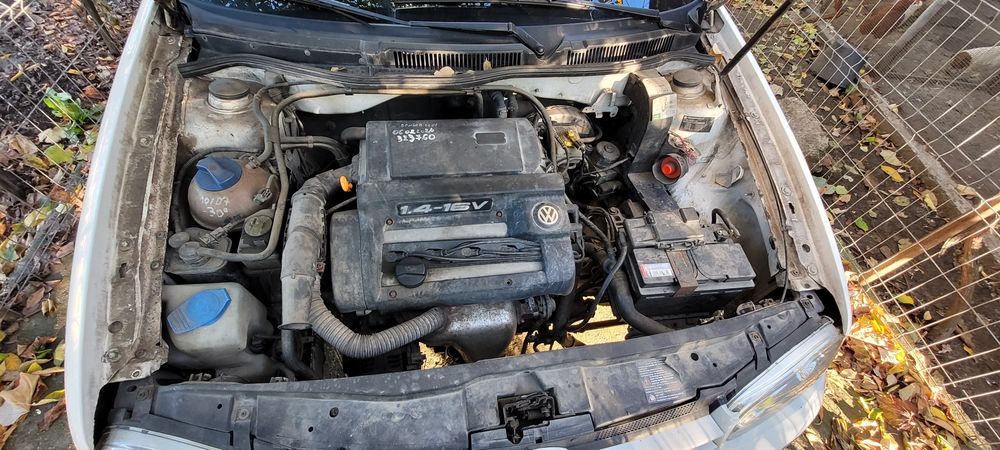Volkswagen Golf 4 - masina radiata