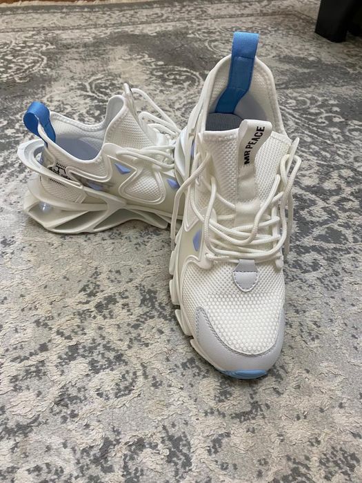 Продам мужские кроссы