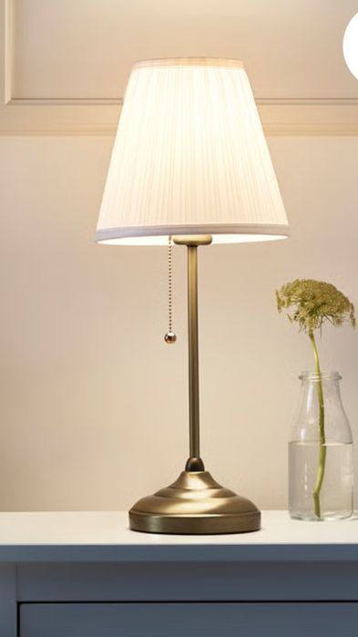 Set lampadar și veioza , culoare alama cu alb