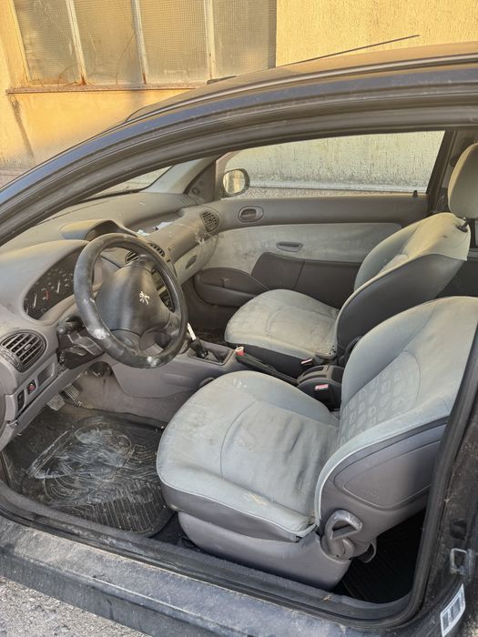 Peugeot 206 2.0 hdi на части може и цяла
