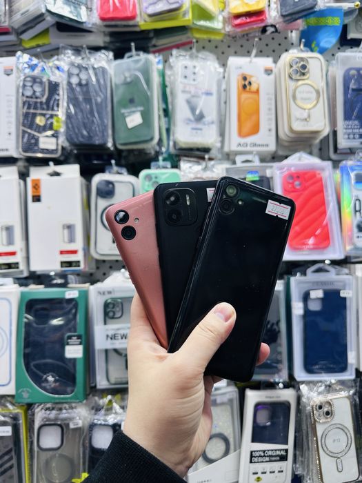 Телефон разные.