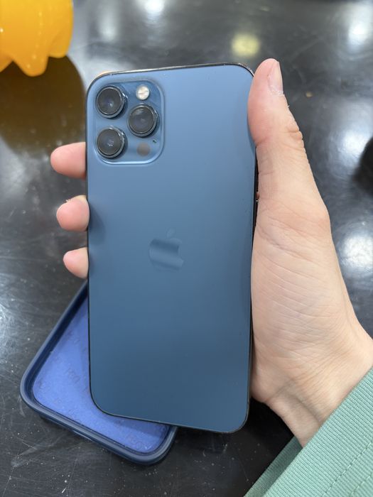 iPhone 12 Pro Max 128GB — в отличном состоянии