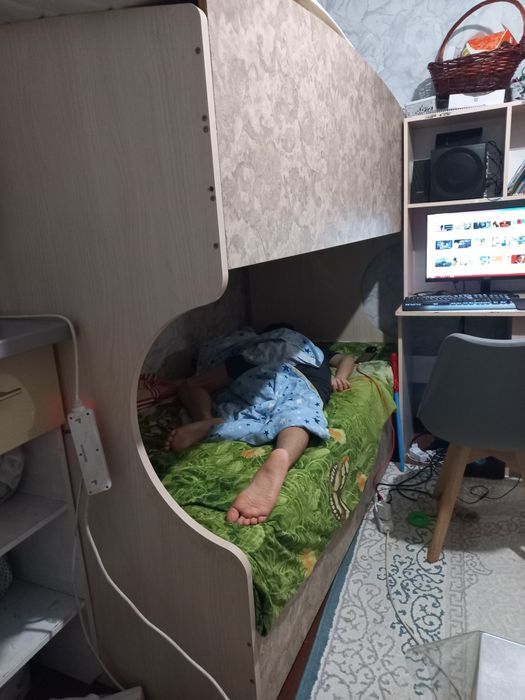 Двухярусная кровать производства Белоруссия  с новыми матрассами