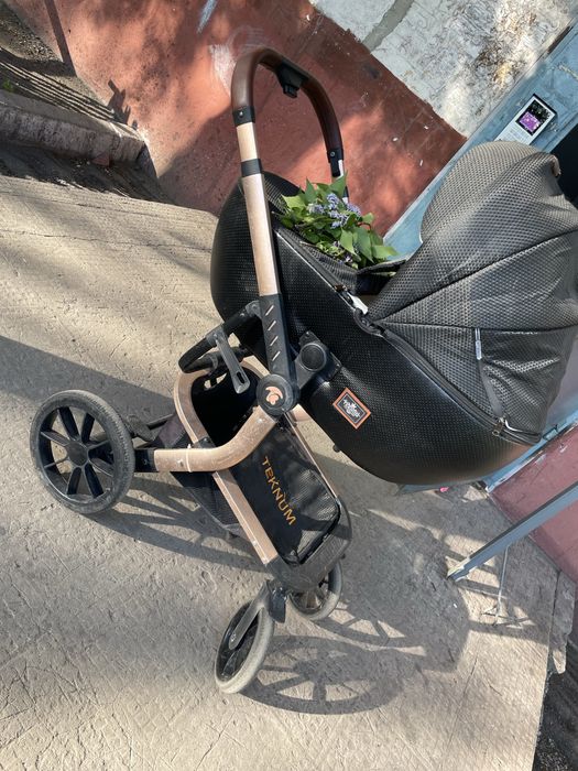 Продам      коляску   до   полугода ,и   Автокресло                  .