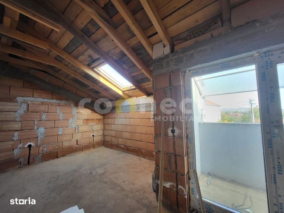 Apartament de 100mp, cu 70mp curte.