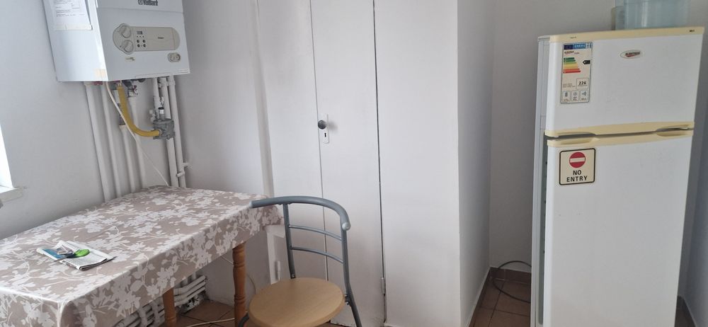 Închiriez apartament centru — fotografia 3