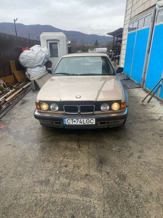 BMW e32 3.5 1989 211cp