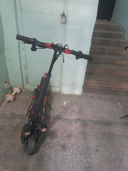 Продеатся самокат