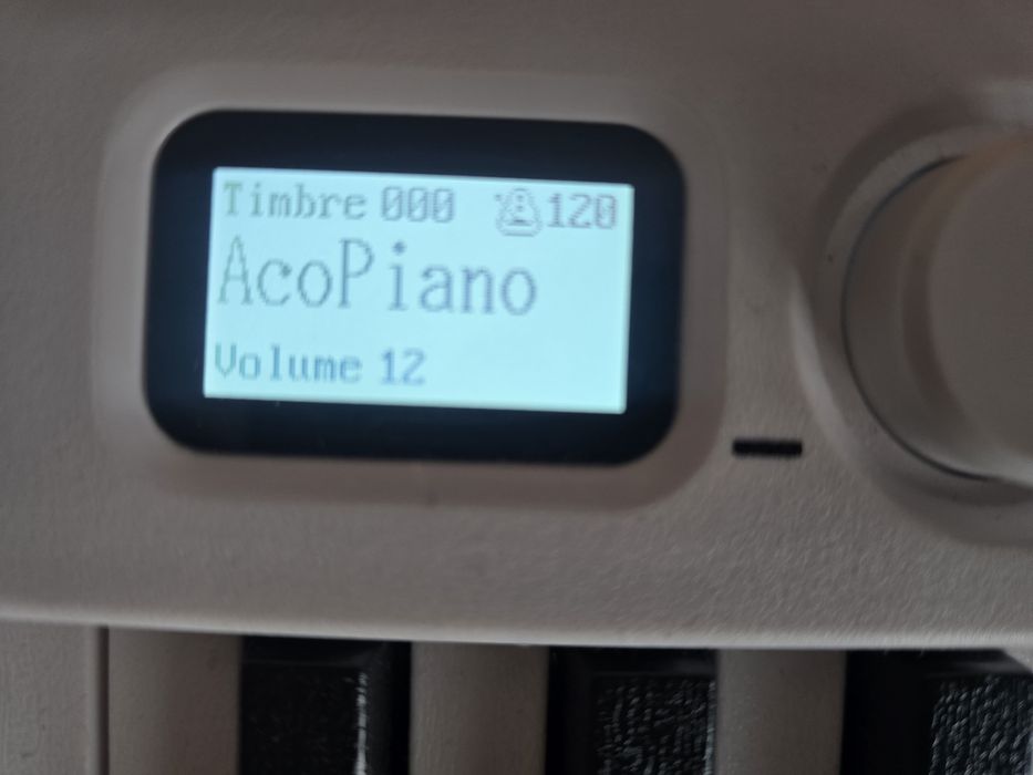 Продам цифровое пианино