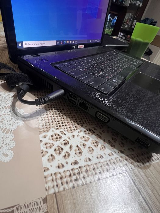 Лаптоп  DELL  2010