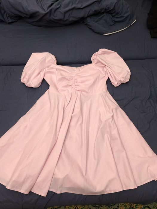 Платье розовое лёгкое