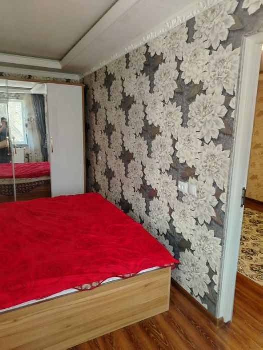 Чирчик аренда 2 ком квартира в 3 мкр 4 этаж