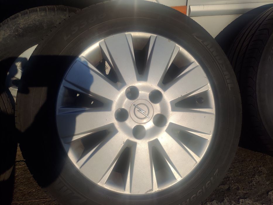 Set 4 roti aliaj cu anvelope 215/55/16 vara