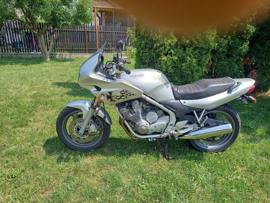 Motocicleta Yamaha XJ 600