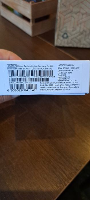 Продавам нов телефон