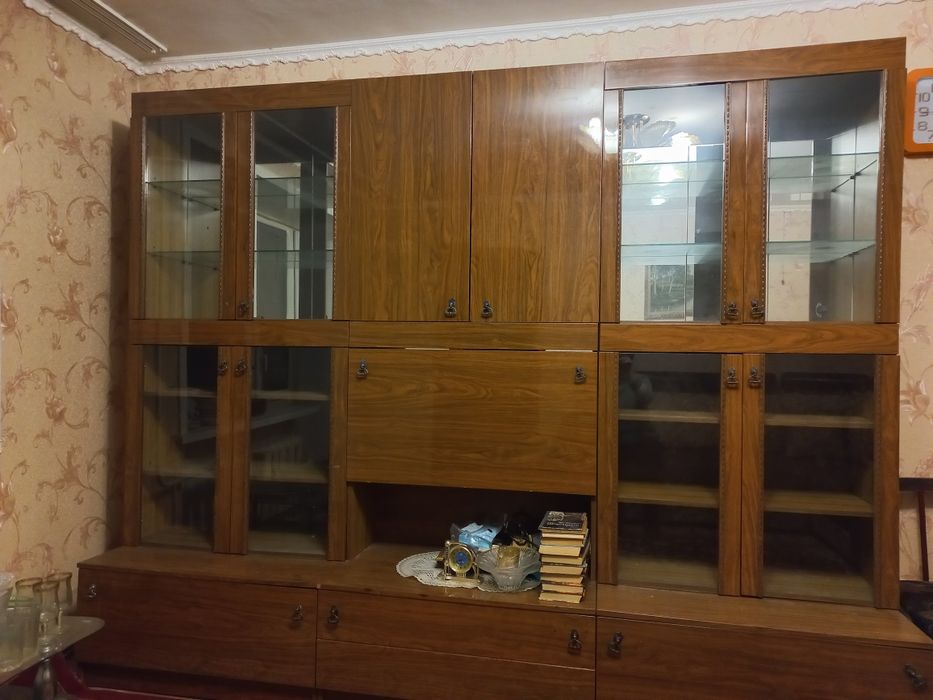 Продаётся стенка в хорошем состоянии