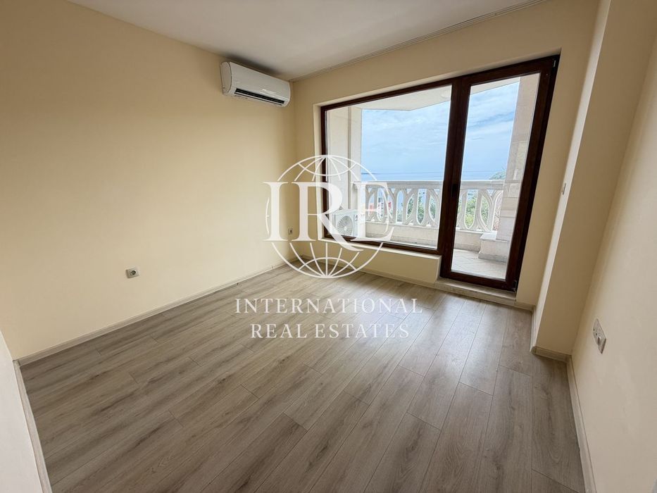 Продава се Двустаен апартамент в Варна, Аспарухово - 70 кв.м за 1972 €/кв.м - Снимка #6