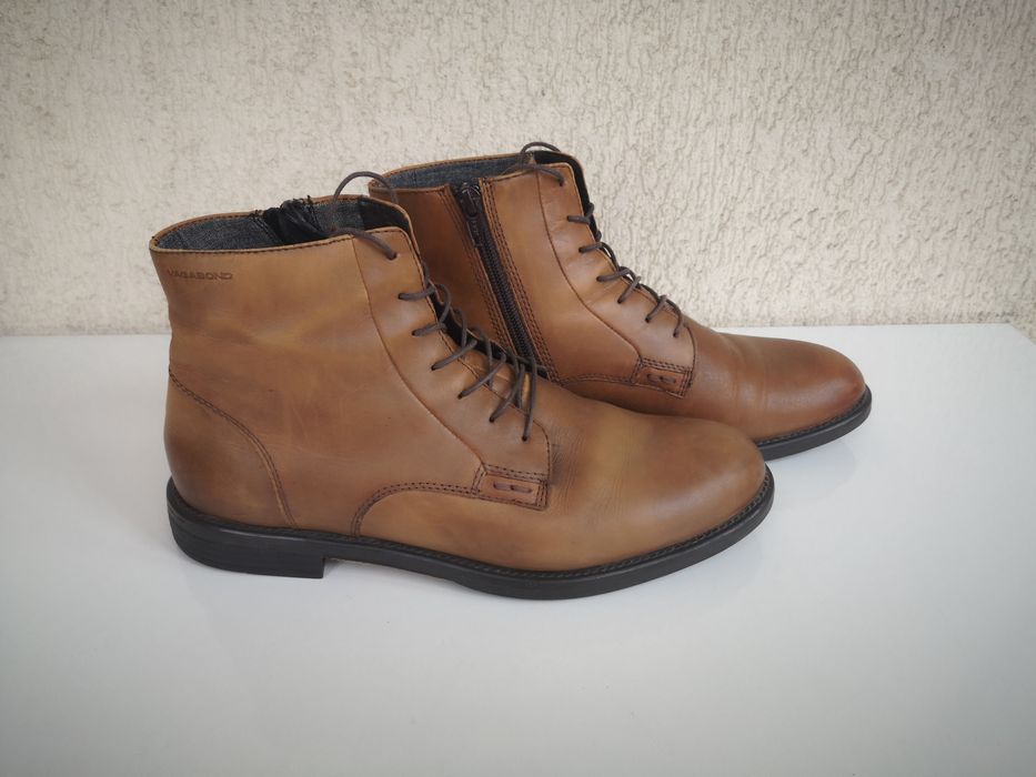 Боти от естествена кожа