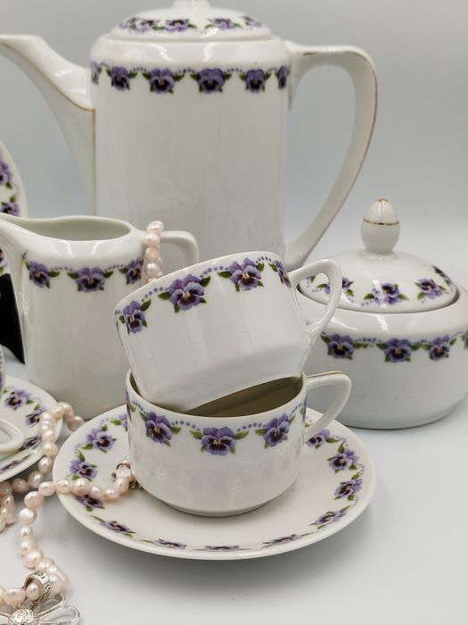 beyer & bock , антикварен сто годишен сервиз за кафе/