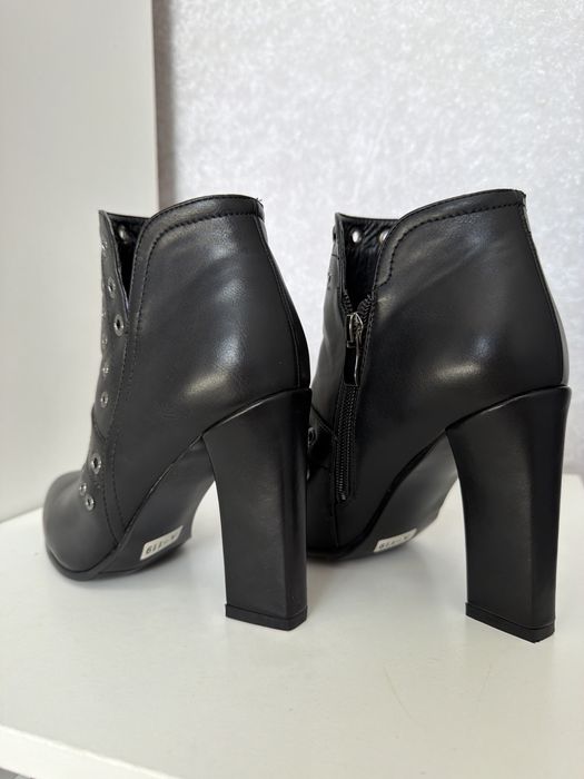 Продам новые 5000