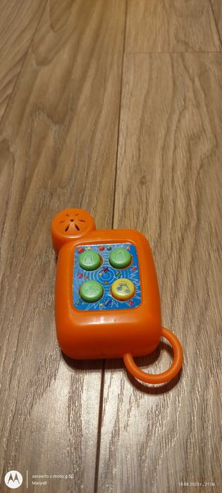 Музикално чукче Fisher price с подарък