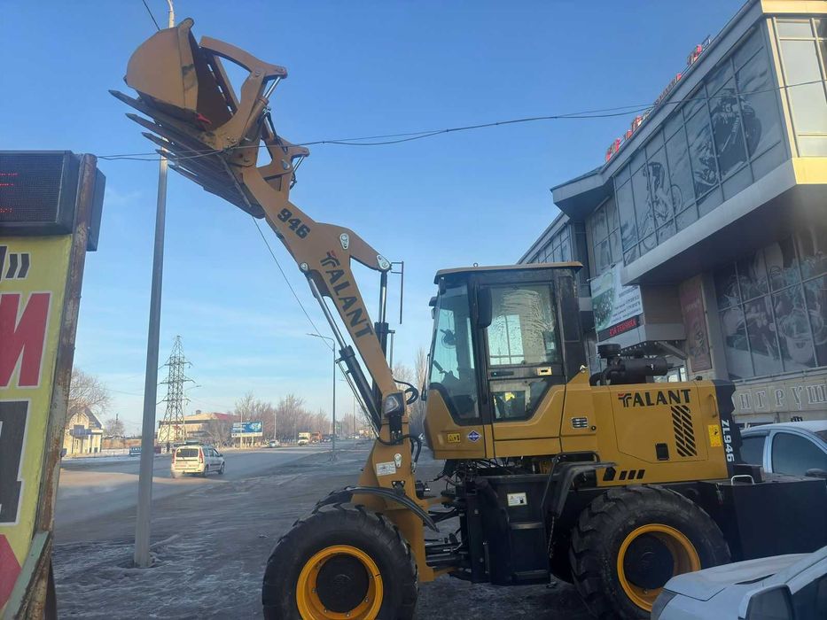 Фронтальный погрузчик Талант 946