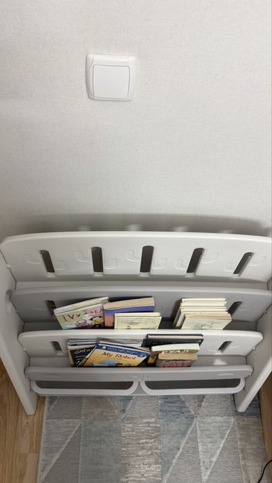 Книжная полка напольная